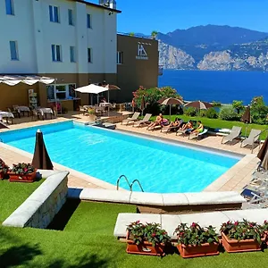 Antonella 3*, Malcesine Italy